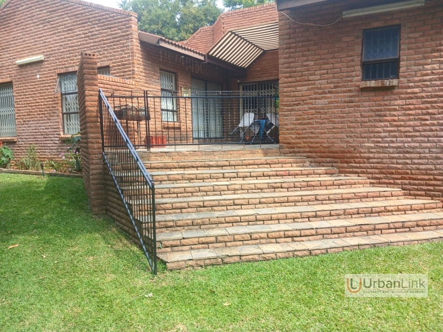 3 Bedroom Property for Sale in Safari Gardens North West